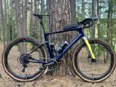 Pilnai karboninis BMC Urs Two gravelis - nuotraukos Nr. 4