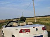 Du automobiliai viename Volkswagen EOS 2.0benzinas - nuotraukos Nr. 3