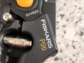 Naujos genėjimo žirklės Fiskars P 90 - nuotraukos Nr. 3