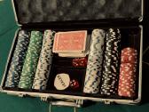 Pokerio stalviršis su lagaminu bei zetonais - nuotraukos Nr. 2