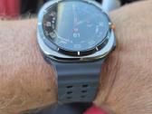 Samsung Galaxy Watch ultra su apsauginiu stiklu - nuotraukos Nr. 3