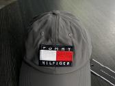 Tommy hilfiger kepure nuo saules - nuotraukos Nr. 9