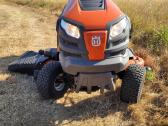 Husqvarna yth24v54 galingas traktoriukas - nuotraukos Nr. 3