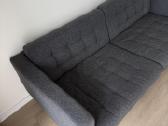 Trivietė tamsiai pilkos spalvos sofa - nuotraukos Nr. 3