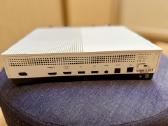 Xbox One S 1 TB su 2 originaliais pulteliais - nuotraukos Nr. 2