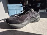 Asics Novablast 5. Dydis 39,5. Juoda & Opalo - nuotraukos Nr. 10