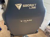 Parduodu gaming kėdę secret lab - nuotraukos Nr. 2
