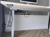 Elektrinis pakeliamas stalas su akustine sienele - nuotraukos Nr. 4