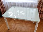 Elegantiškas stiklinis valgomojo / virtuvės stalas - nuotraukos Nr. 3