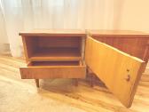 Spintelės prie lovos - nuotraukos Nr. 4