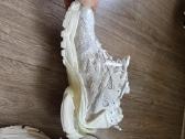 Balenciaga kedai - nuotraukos Nr. 2