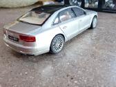 Kyosho Audi A8 L W12 1:18 - nuotraukos Nr. 15