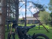 Surron Lbx 2025 ir Talaria Mx4 2024 - nuotraukos Nr. 2