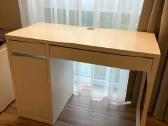 Naudotas Ikea baltas rašomas stalas Micke - nuotraukos Nr. 2