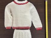 Rankų darbo megztas kostiumėlis mergaitei - nuotraukos Nr. 2