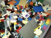 Dėžė kaladėlių Lego ir ne tik - nuotraukos Nr. 2
