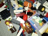 Dėžė kaladėlių Lego ir ne tik - nuotraukos Nr. 3
