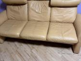 Trivietė šviesių garstyčių odinė sofa - nuotraukos Nr. 3