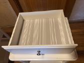 Baltas Ikea naktinis staliukas su stalčiumi - nuotraukos Nr. 6