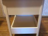 Baltas Ikea naktinis staliukas su stalčiumi - nuotraukos Nr. 3