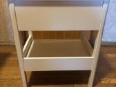 Baltas Ikea naktinis staliukas su stalčiumi - nuotraukos Nr. 4