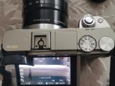 Sidabrinis Sony a6000 su objektyvu - nuotraukos Nr. 5