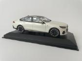 Parduodu Bmw i5 1/43 modeliuką - nuotraukos Nr. 3