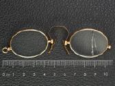 „pince-nez“ stiliaus akiniai - nuotraukos Nr. 6