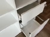 Balta lentyna-spintelė su stalčiumi, 126,5 cm - nuotraukos Nr. 3