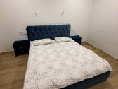 Dvigulė lova 180x200 su čiuziniu ir spintelėmis - nuotraukos Nr. 2