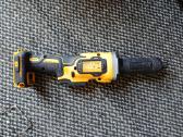 Tiesinis kampinis šlifuoklis Dewalt Dcg426. - nuotraukos Nr. 2