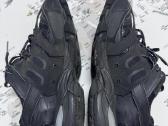 Balenciaga kedai - nuotraukos Nr. 5