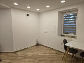Pilnai įrengtos patalpos Plungėje, Stoties g. 32a - nuotraukos Nr. 7