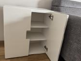 Balta Ikea spintelė su dvejomis durelėmis - nuotraukos Nr. 3