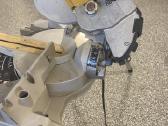 Dewalt stalas su skersinio pjovimo pjūklu - nuotraukos Nr. 7