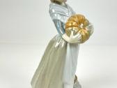 Nao by Lladro mergaitės su moliūgais statula - nuotraukos Nr. 4