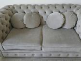 Chesterfield stiliaus sofų komplektas su staliuku - nuotraukos Nr. 4