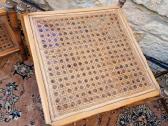 Vintažiniai medžio masyvo staliukai su ratangu - nuotraukos Nr. 15