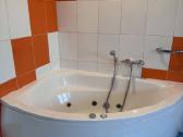 Parduodama erdvi hidromasažinė Jacuzzi vonia – pui - nuotraukos Nr. 2