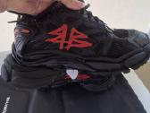 Balenciaga Runner kedai - nuotraukos Nr. 2