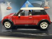 Mini Cooper 2001 sarkans 1:18 Solido - nuotraukos Nr. 4