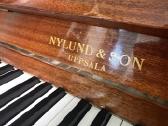 Švediškas pianinas Nylund & Son su kėdute - nuotraukos Nr. 4