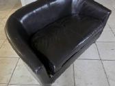Odinė juoda sofa - nuotraukos Nr. 3