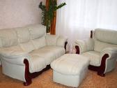 Parduodu minkštų baldų komplektą 3+1+1+pufas