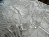 3 stiklinės