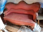 Sofa. Sena antikvarinė sofkutė