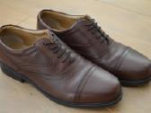 Klasikikiniai batai, Clarks