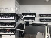 Sintezatorius Yamaha, Casio, Roland - nuotraukos Nr. 2