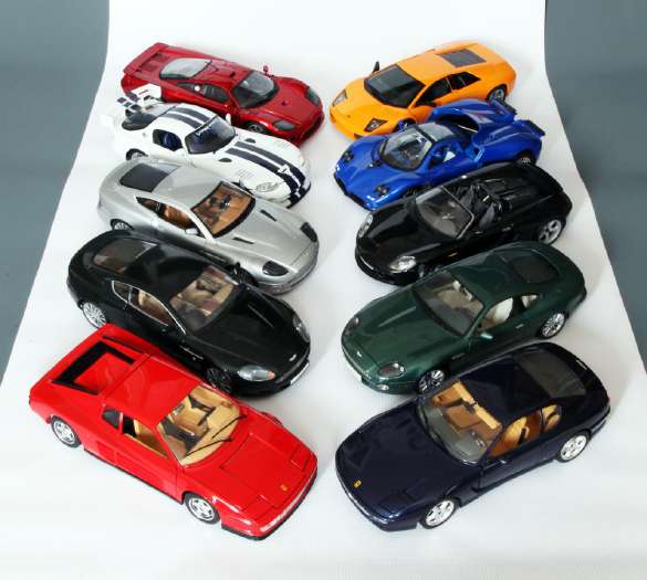 Automobilių modeliukai 1:18 - Skelbiu.lt