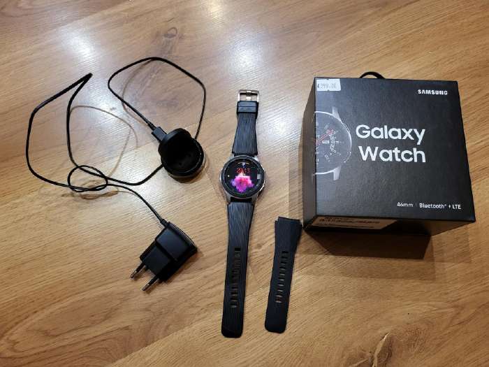 difference between galaxy watch lte and bluetooth